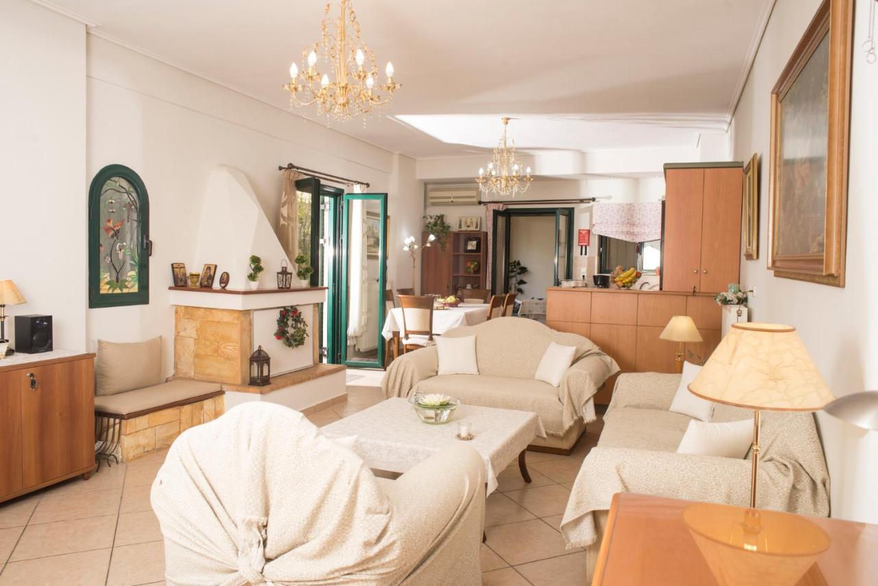 Maisonette With Garden In The Heart Of The Historical Kalamata Center Kültér fotó