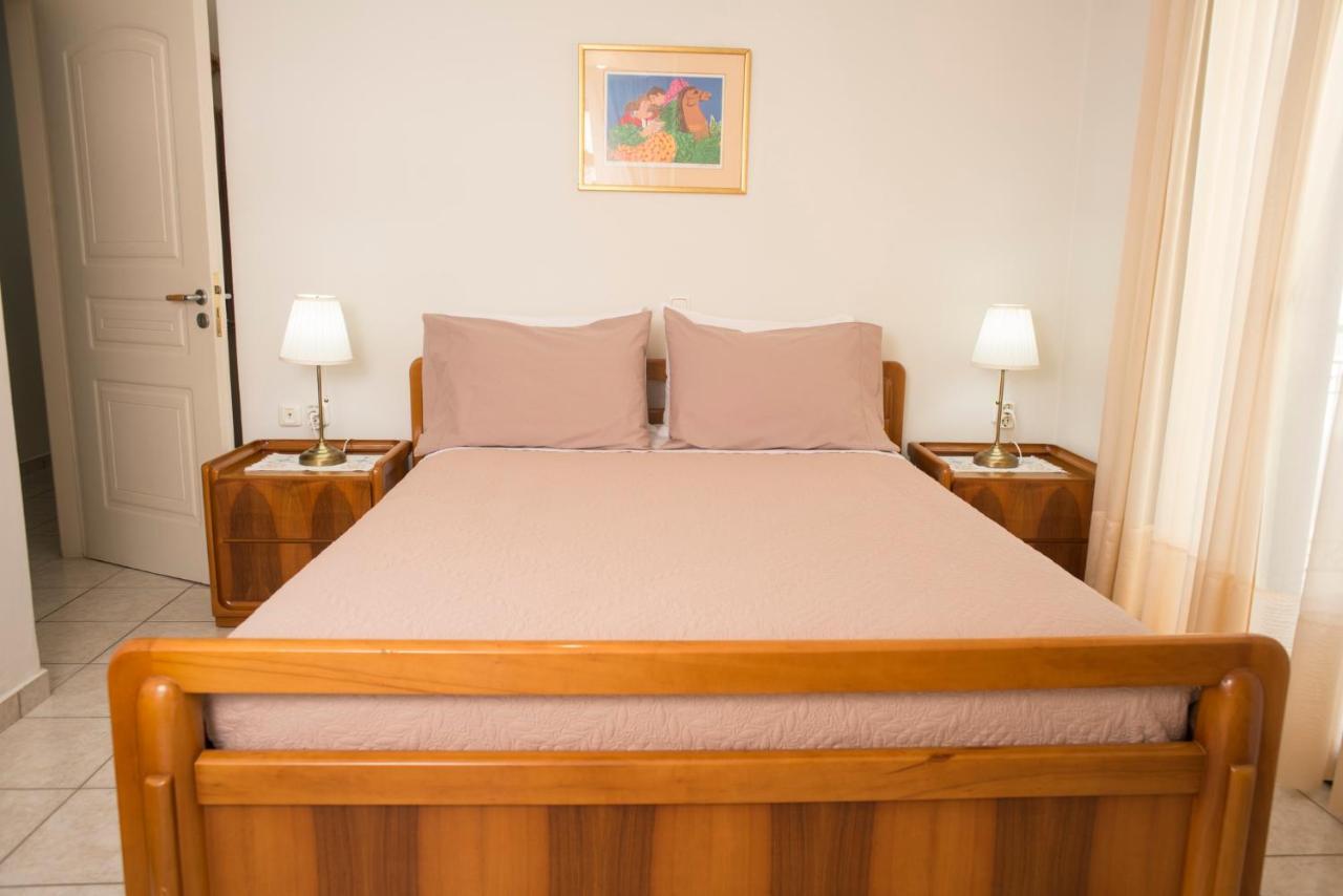 Maisonette With Garden In The Heart Of The Historical Kalamata Center Kültér fotó