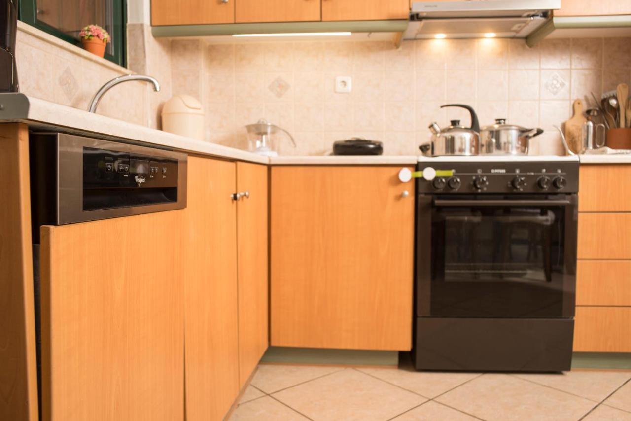 Maisonette With Garden In The Heart Of The Historical Kalamata Center Kültér fotó