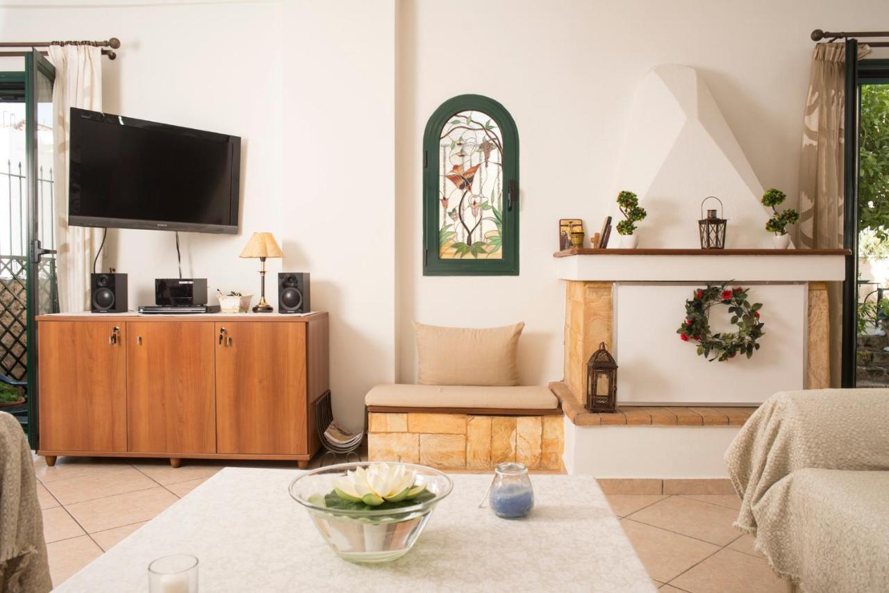 Maisonette With Garden In The Heart Of The Historical Kalamata Center Kültér fotó