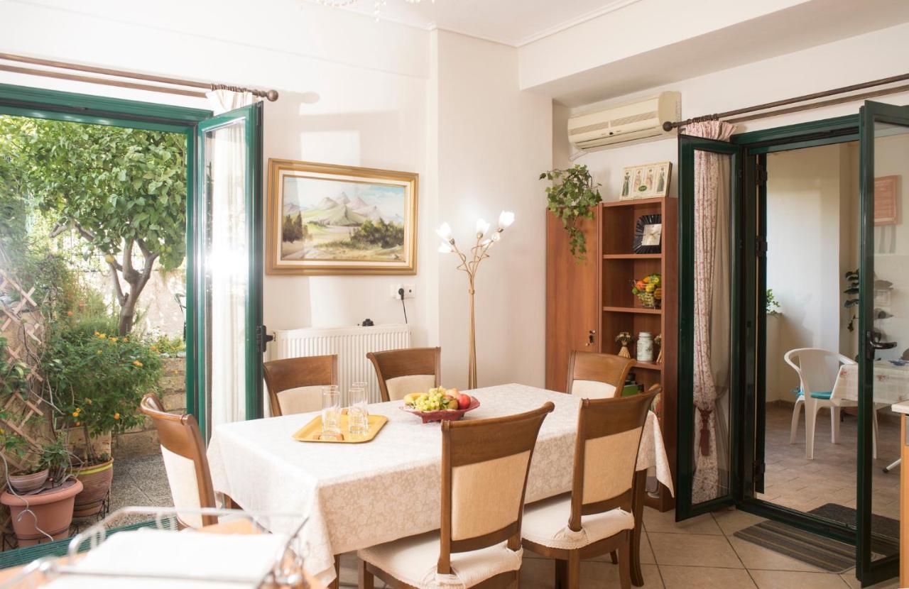 Maisonette With Garden In The Heart Of The Historical Kalamata Center Kültér fotó