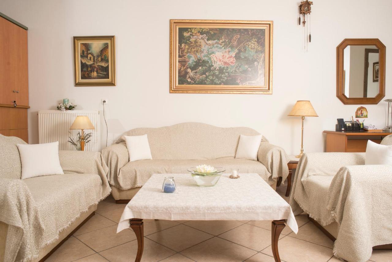 Maisonette With Garden In The Heart Of The Historical Kalamata Center Kültér fotó