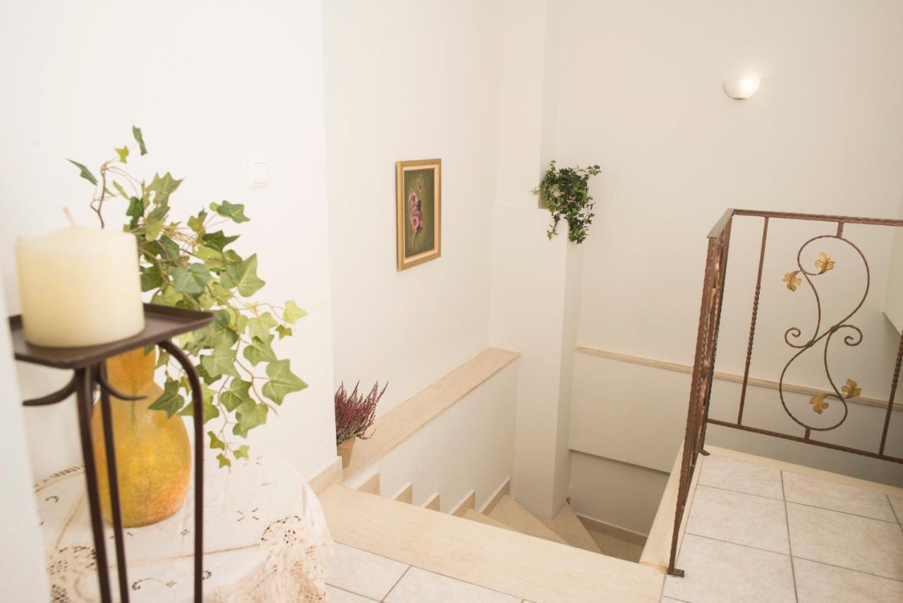 Maisonette With Garden In The Heart Of The Historical Kalamata Center Kültér fotó