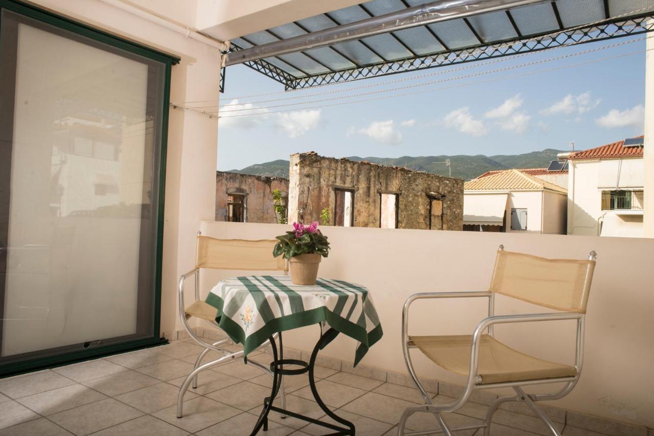 Maisonette With Garden In The Heart Of The Historical Kalamata Center Kültér fotó
