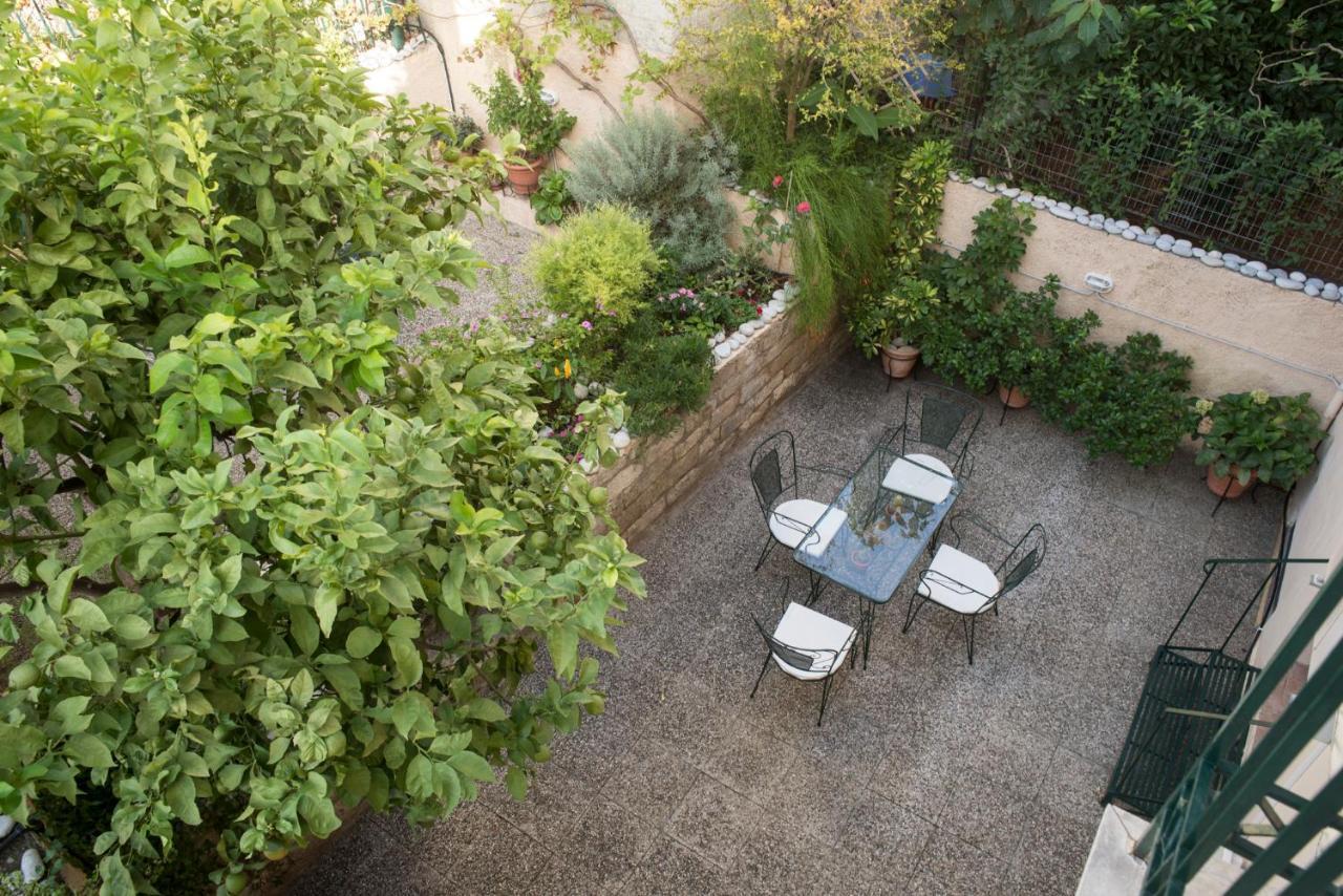 Maisonette With Garden In The Heart Of The Historical Kalamata Center Kültér fotó